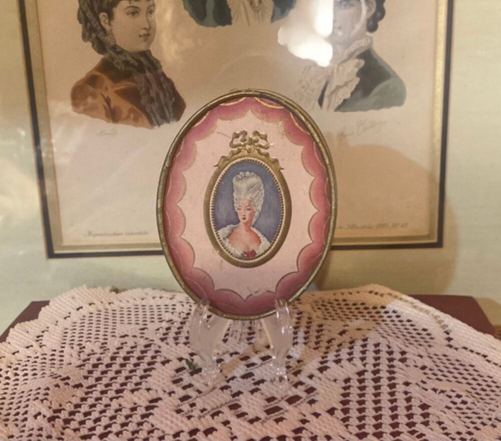 Vintage 1940s Richard Hudnut Du Barry Face Powder Box Marie Antoinette